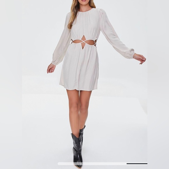 NWT - Cutout Peasant-Sleeve Mini Dress Size L - Picture 17 of 17